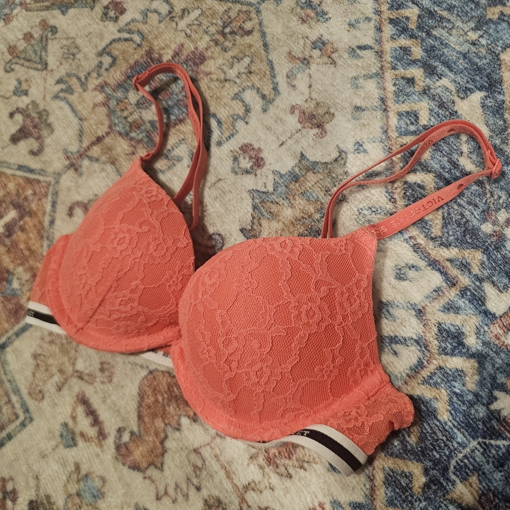 Victoria's Secret Lace Coral Push Up Bra Size 32A